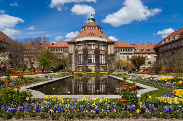 LMU's Institute of Systematic Botany is located at Botanischer Garten München-Nymphenburg