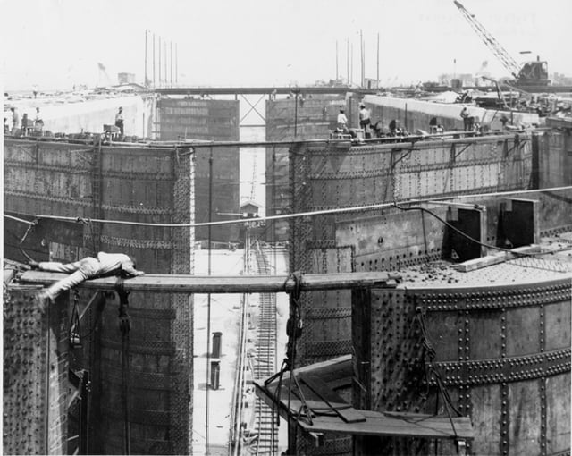 Gatun Lock construction, Panama Canal, 12 March 1912