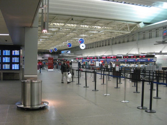 Delta Ticketing/Check-In at Terminal 1
