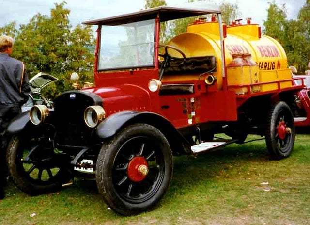 1919 GMC Tanker