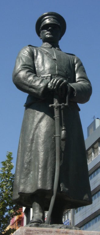 Statue of Atatürk in Ankara