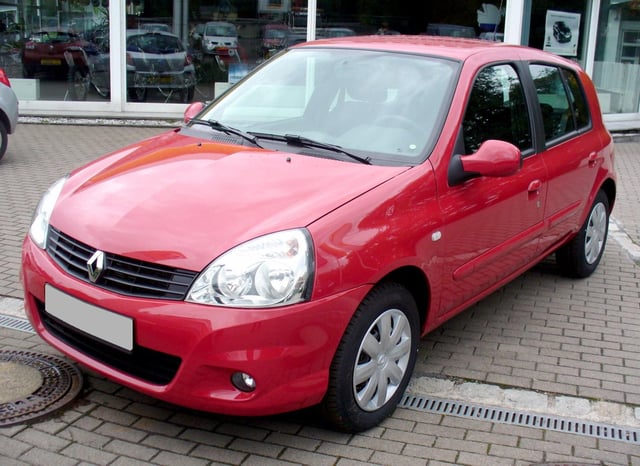 Fifth phase Clio II, marketed as the Clio Campus between 2006 and 2012. This is a facelift that was released in 2009.