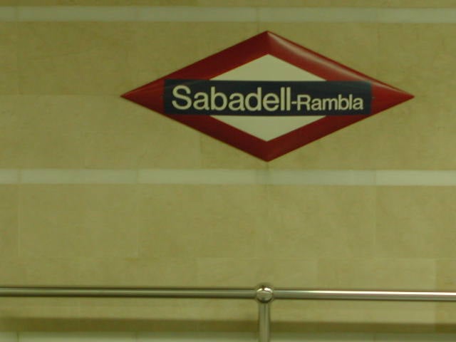 Current FGC plate at the Sabadell-Rambla station. This station will be replaced with the construction of further stations in the town.