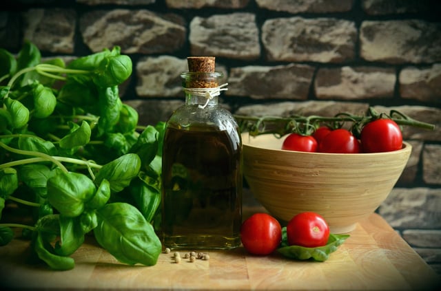 The Albanian cuisine from the Mediterranean, which is characterized by the use of fruits, vegetables and olive oil, contributes to the good nutrition of the country's population.