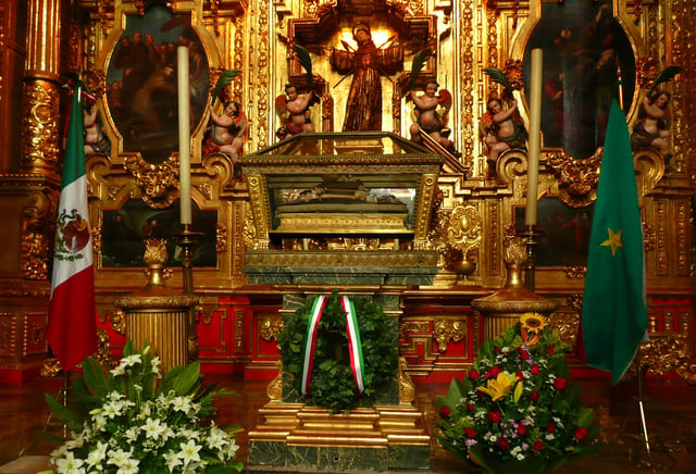 Coffin containing Agustín de Iturbide's remains in Mexico City Metropolitan Cathedral.