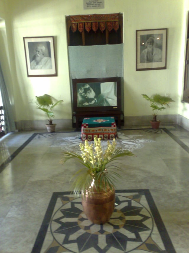 Jorasanko Thakur Bari, Kolkata; the room in which Tagore died in 1941.