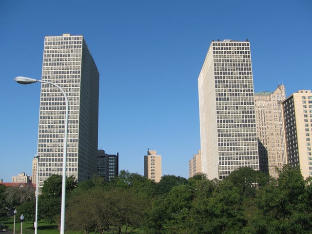Regents Park is a popular residence for professional school graduate students at the University of Chicago.