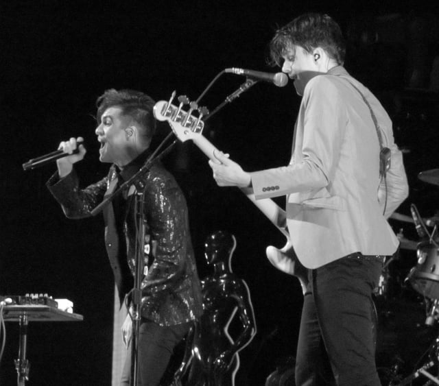 After the unofficial departure of Smith due to drug addiction problems, Urie and Weekes were the remaining members of the band from 2013 to 2015.