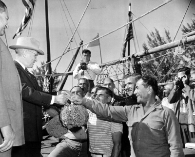 Truman with Greek-American sponge divers in Florida, 1947