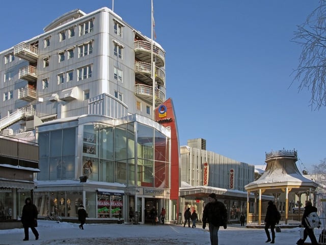 Shopping, the world's first indoor mall