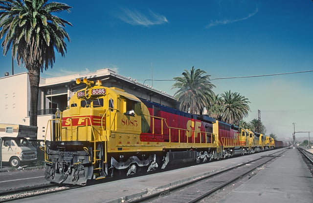 Santa Fe #8085, a C30-7 in the Kodachrome scheme (1987)