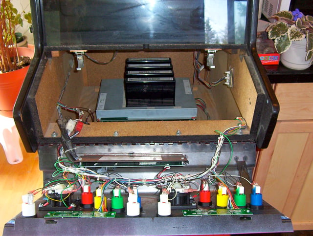 Inside of a Neo Geo