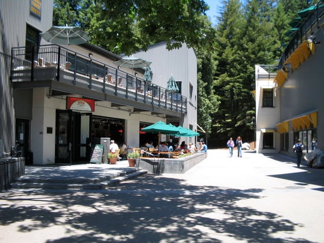 Quarry Plaza