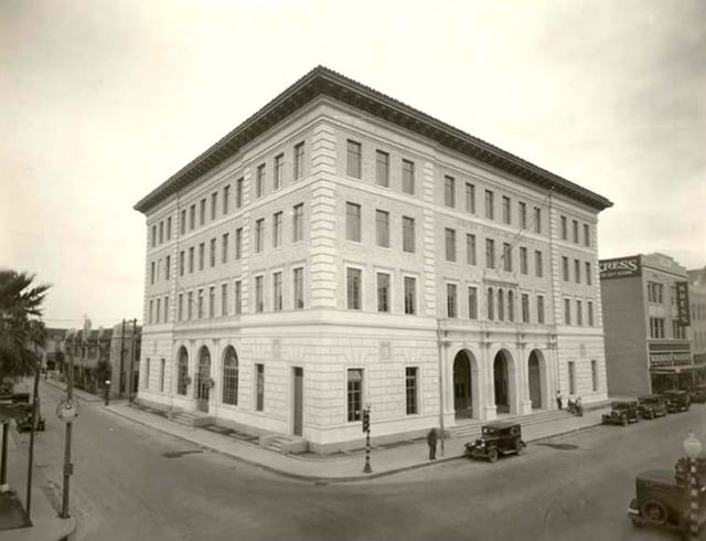 Picture of the Old Federal Courthouse; it currently serves as Brownsville's City Hall