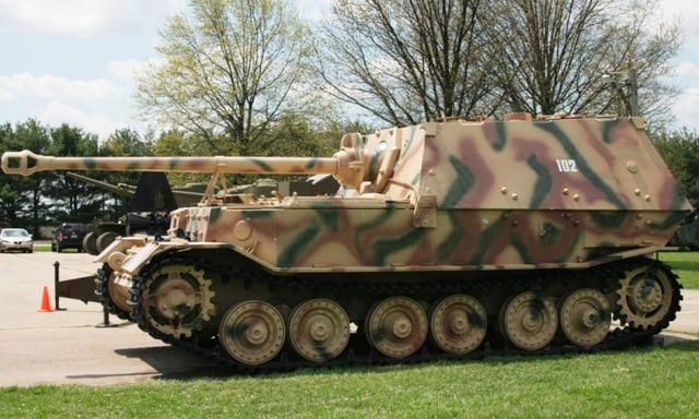 Elefant, showing the suspension it shared with the VK45.01(P) chassis.