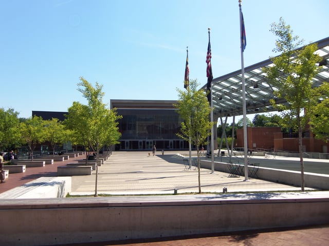 Civic Building and Veterans Plaza