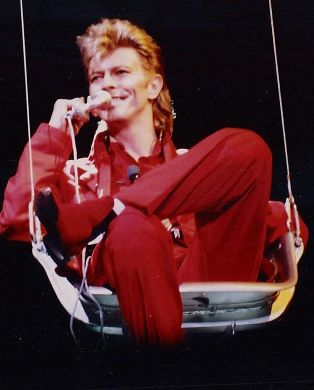 Bowie performing during the Glass Spider Tour, 1987