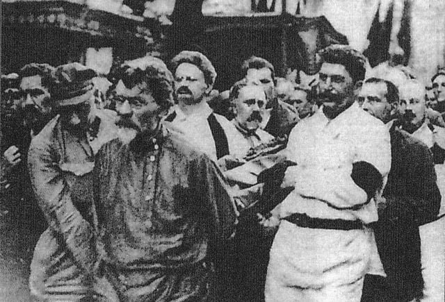 Trotsky and Stalin bearing the coffin of Felix Dzerzhinsky on 30 July 1926