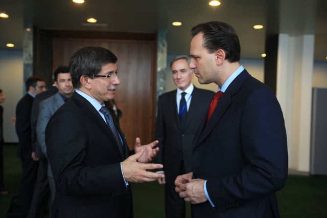 Davutoğlu meets with former Greek Foreign Minister Dimitrios Droutsas