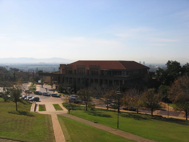 The Kramer Building, home of the Law Faculty, in 2006.