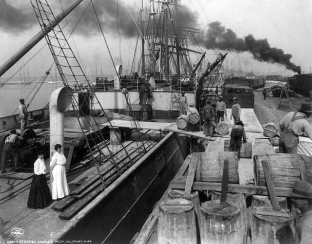 Steamer loading resin in Gulfport, 1906