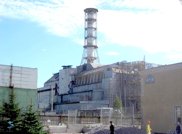 Chernobyl power plant in 2006 with the sarcophagus containment structure