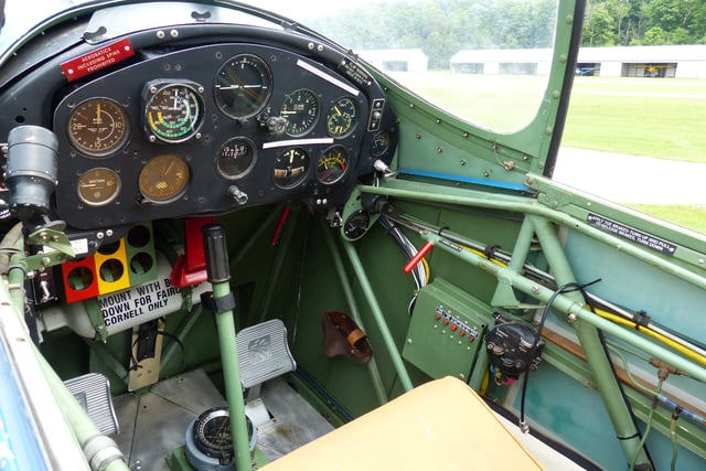 Commonwealth Forces cockpit, starboard side