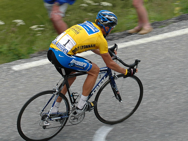 Armstrong wearing the yellow jersey at the 2005 Tour de France.