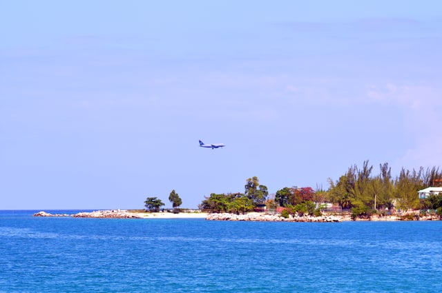 A US Airways aircraft landing at Montego Bay (2013)