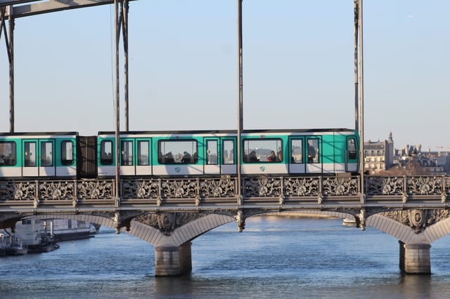 Line 5's Viaduc d'Austerlitz, crossing the river Seine