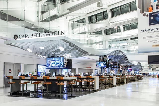 Caps Beer Garden, Newark Liberty International Airport, Terminal C