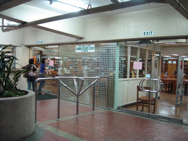 Entrance to the LRC-Extension