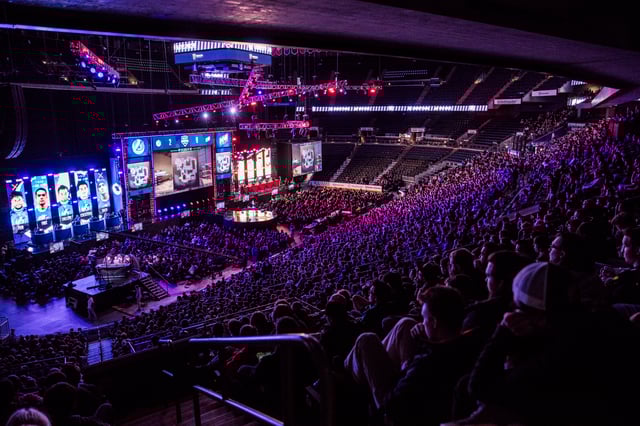 Luminosity Gaming competes against Natus Vincere at the MLG Columbus 2016 major