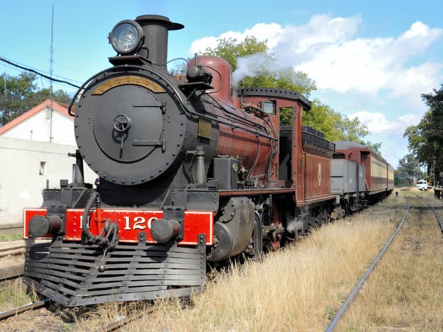 2-6-0 type "N3" steam locomotive built by Beyer Peacock in 1910 and restored 2005–2007 by the Uruguayan Railfan Association (AUAR).