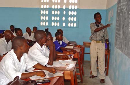 A secondary school class in Pendembu, Kailahun District