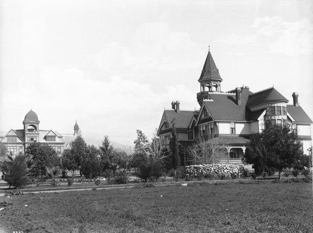 An exterior view of the college, 1907