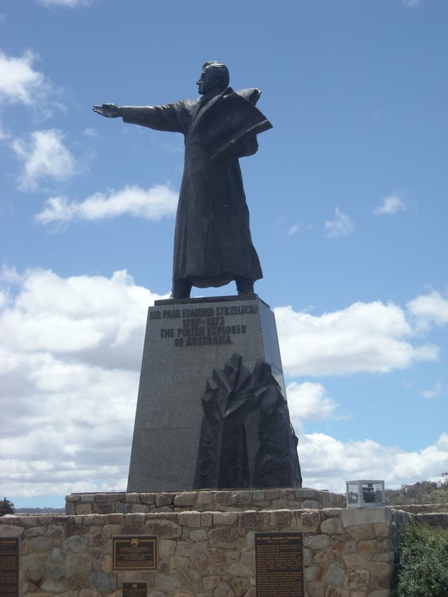 Statue of Strzelecki in Jindabyne