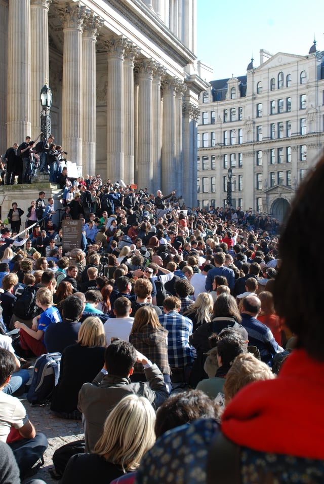 Assange speaks on the steps of St Paul's Cathedral in London, 16 October 2011
