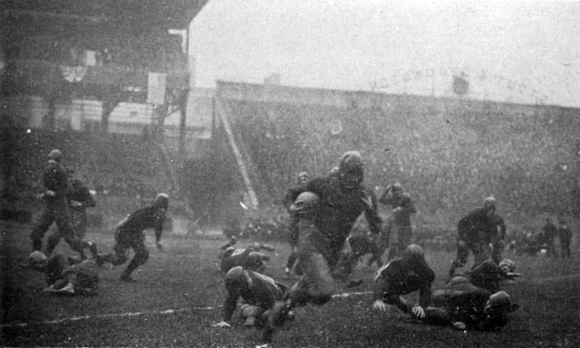 Tom Davies runs against undefeated and unscored upon Georgia Tech in the 1918 game at Forbes Field.