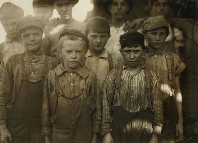 Child labor at Avondale Mills in Birmingham in 1910; photo by Lewis Hine