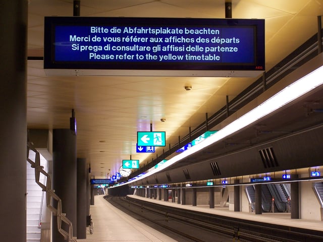 The Löwenstrasse platforms (31-34)
