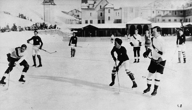 Oxford University vs. Switzerland, 1922; future Canadian prime minister Lester Pearson is at right front