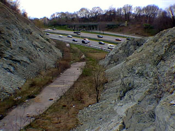 Serpentinite shown in rock cut along I-278 in Staten Island by Todt Hill marked on USGS geological map.