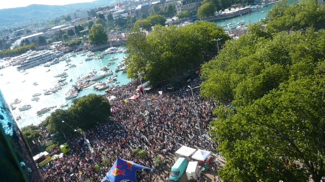 Zürich during the Street Parade (2008)