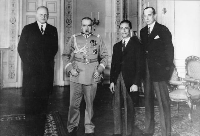 German ambassador, Hans-Adolf von Moltke, Piłsudski, Joseph Goebbels and Józef Beck, Polish Foreign minister, in Warsaw on 15 June 1934, five months after the German–Polish Non-Aggression Pact