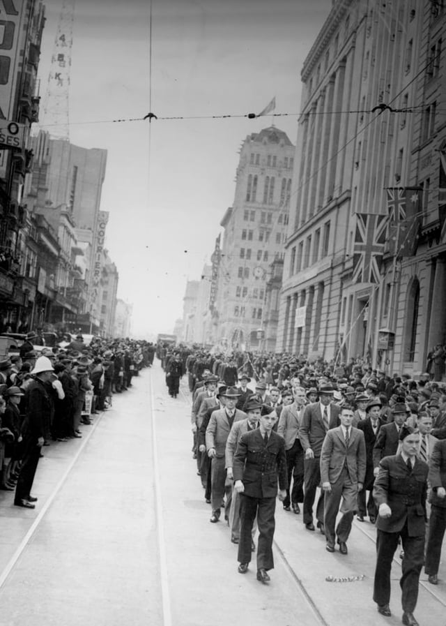 Royal Australian Air Force recruits marching along Queen Street, August 1940