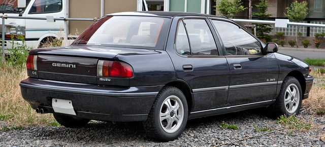 1991–1993 Isuzu Gemini sedan