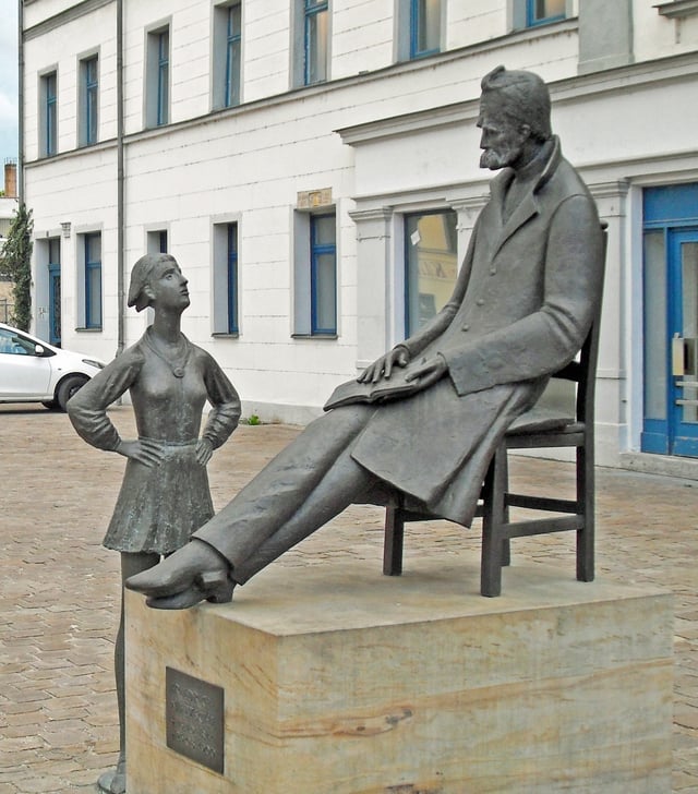 Statue of Nietzsche in Naumburg