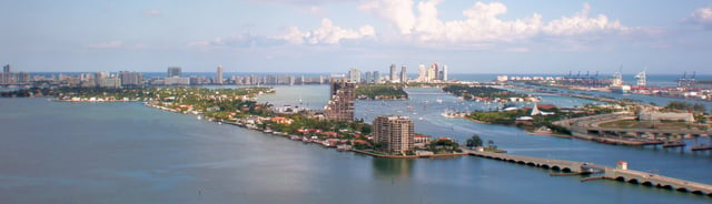 The Venetian Causeway (left) and MacArthur Causeway (right) connect Downtown and South Beach, Miami Beach.