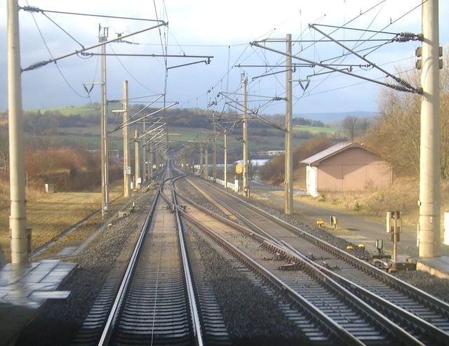 Überleitstelle (crossover) at Richthof between Kirchheim and Langenschwarz stations on the Hanover–Würzburg high-speed railway